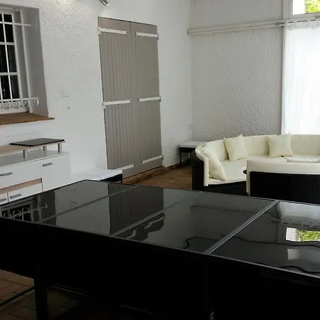 La Villalonde Miramar Villa